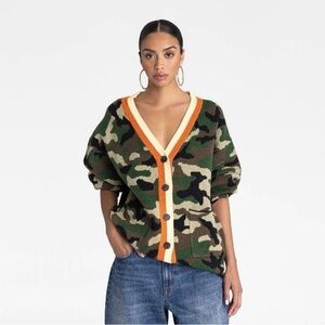 Women's Camouflage V-Neck Button Cardigan with Contrast Trim - Green Camouflage